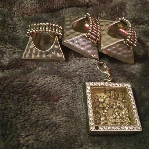 Jewelry - Picture 2 of 3